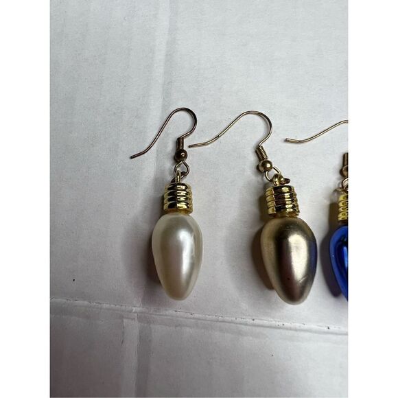 3/$15 or 5/$20 4 Christmas bulb earrings - Picture 5 of 7